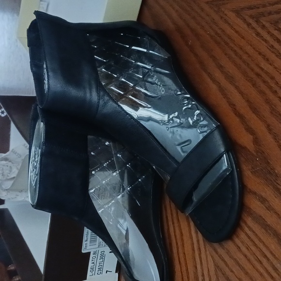 Woman's  Franco Sarto size 7 black sandles - Picture 6 of 8